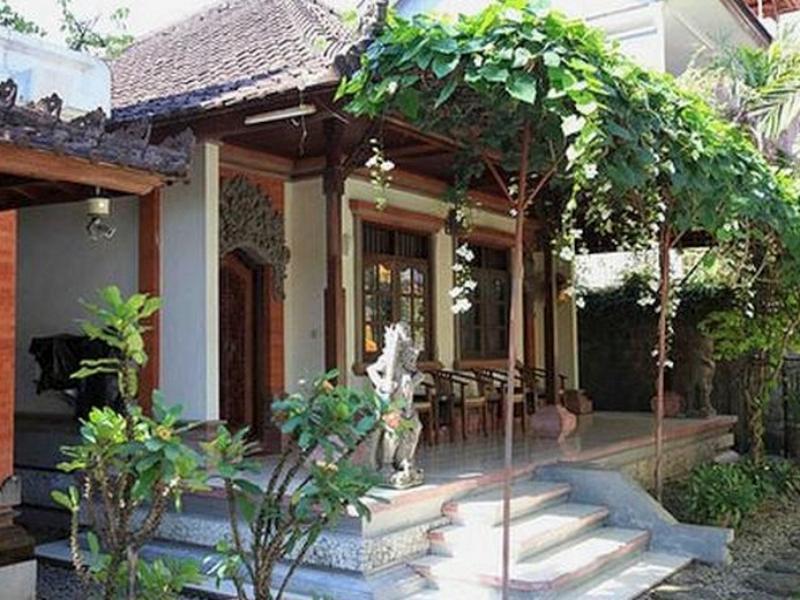 Puri Asih Hotel Seminyak  Exterior photo